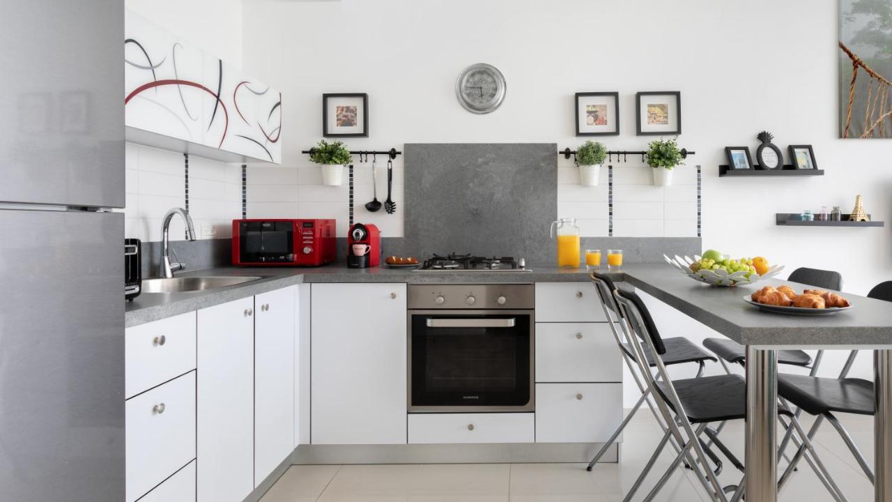 Stylish 1Br Flat For 4 Ppl In Allenby By Holyguest Tel Aviv Exterior photo