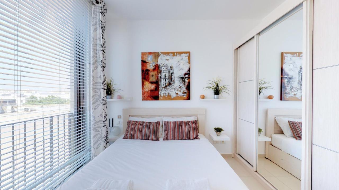 Stylish 1Br Flat For 4 Ppl In Allenby By Holyguest Tel Aviv Exterior photo